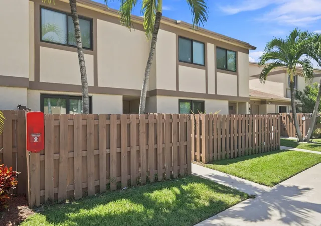 Photo 2 of Townhouse for sale at 2975 Nw 106th Avenue #3, Sunrise, FL 33322 | MLS# B26059319 | Listing updated on 2026-09-28