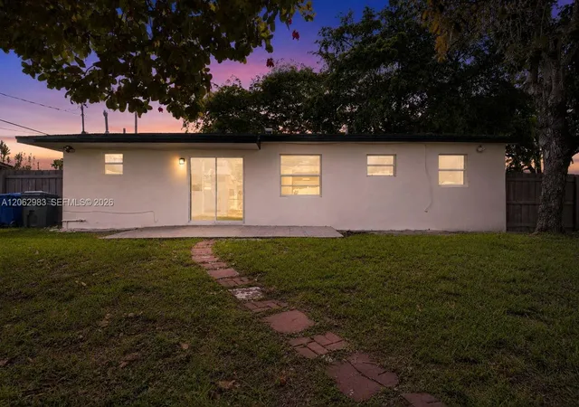 25th image of 200 N 69th Ter, Hollywood, FL 33024 | MLS# A12062983