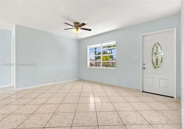 2nd image of 200 N 69th Ter, Hollywood, FL 33024 | MLS# A12062983