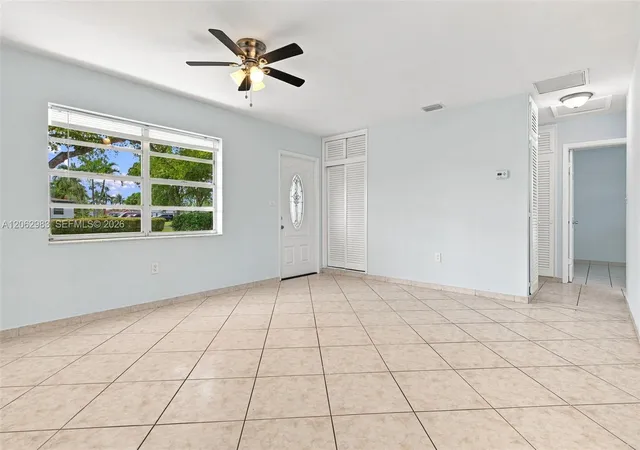 3rd image of 200 N 69Th Ter, Hollywood, FL 33024 | MLS# A12062983