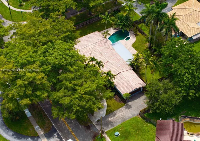 51st image of 6200 Pine Ter, Plantation, FL 33317 | MLS# A12064091