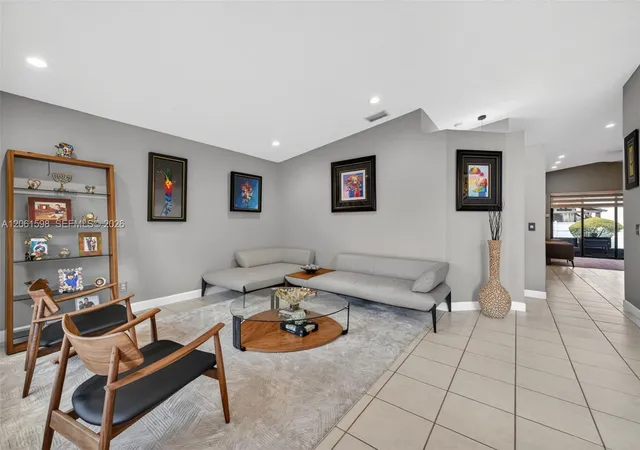 3rd image of 1603 E Harmony Lake Cir, Davie, FL 33324 | MLS# A12061598