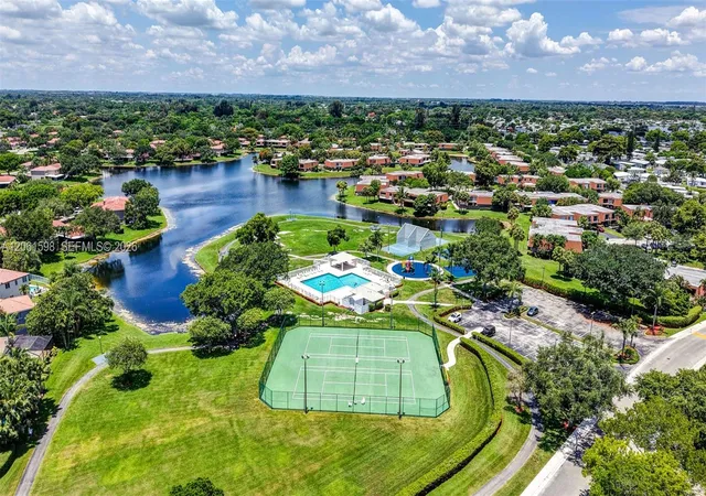 66th image of 1603 E Harmony Lake Cir, Davie, FL 33324 | MLS# A12061598