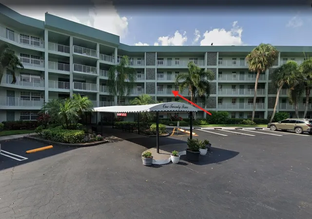 Listing Photo 1 - Condo for sale in building located at 806 Cypress Grv Ln, Pompano Beach, FL 33069 - Unit #304