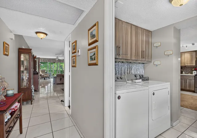 Listing Photo 5 - Condo for sale in building located at 806 Cypress Grv Ln, Pompano Beach, FL 33069 - Unit #304