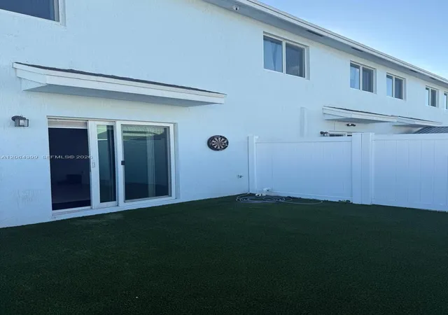 3rd image of 1020 Nw 5th Ter, Florida City, FL 33034 | MLS# A12064399