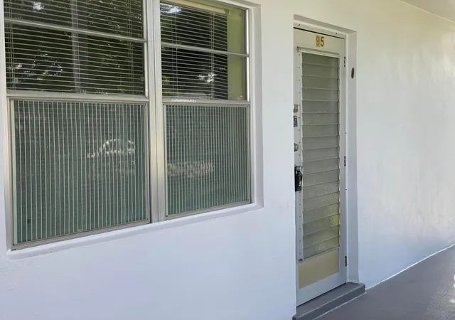 2nd image of 95 Cambridge E #95, West Palm Beach, FL 33417 | MLS# B26059642