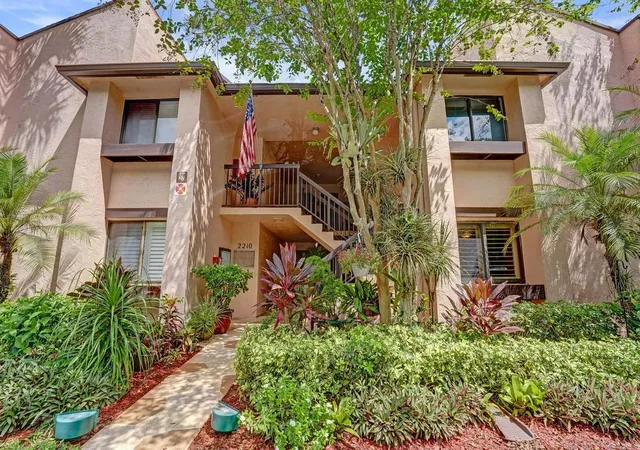 4th image of 2210 Sw 92Nd Ter, Davie, FL 33324