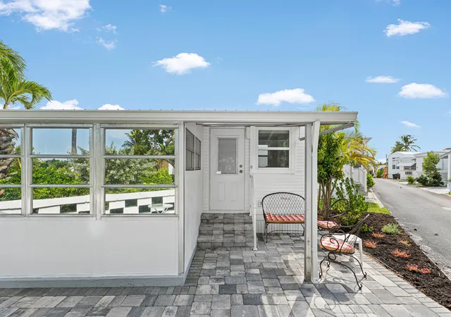 Photo 2 of Condo for sale at 21 Bamboo Dr #CD, Briny Breezes, FL 33435 | MLS# B26059678 | Listing updated on 2026-10-09