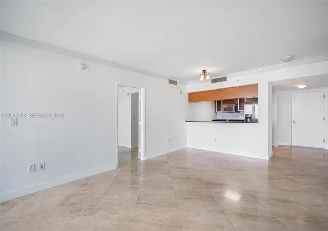 4th image of 1800 N Bayshore Dr #2410, Miami, FL 33132 | MLS# A12062958