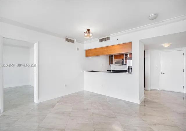 5th image of 1800 N Bayshore Dr #2410, Miami, FL 33132 | MLS# A12062958