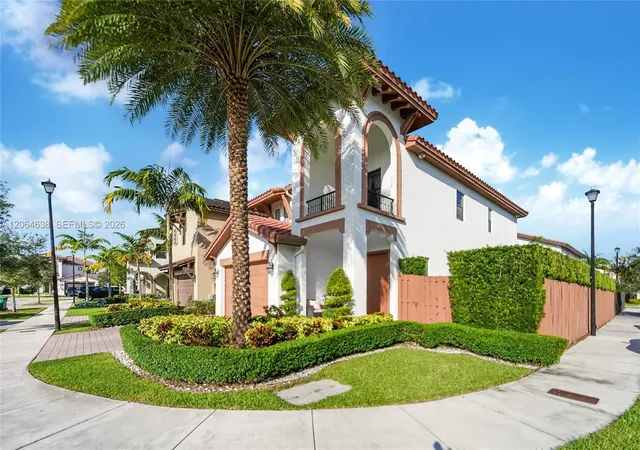 2nd image of 8723 Nw 102nd Pl, Doral, FL 33178 | MLS# A12064638