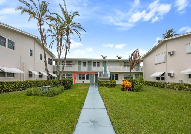 Condo for sale at 200 Horizons W #106, Boynton Beach, FL 33435 | MLS# B26059775 | Listing updated on 2026-10-09