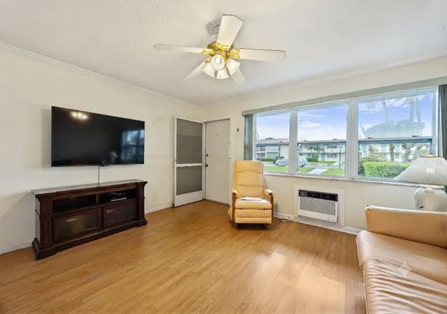 Photo 4 of Condo for sale at 200 Horizons W #106, Boynton Beach, FL 33435 | MLS# B26059775 | Listing updated on 2026-10-09