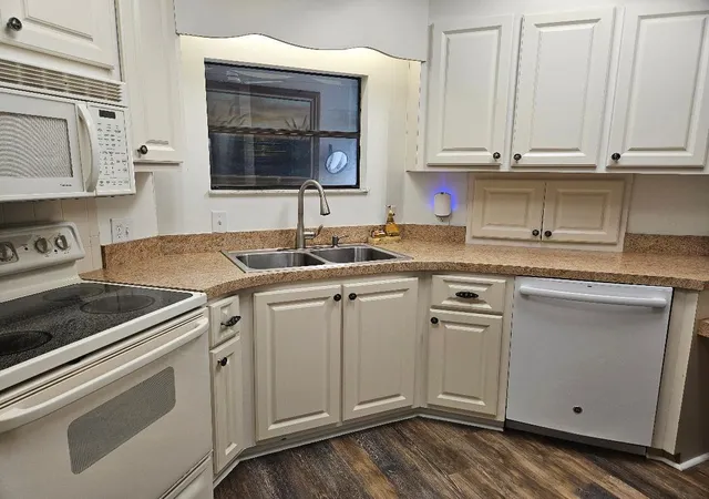 Photo 3 of Manufactured home for sale at 7680 Se Shenandoah Dr, Hobe Sound, FL 33455 | MLS# B26059822 | Listing updated on 2026-09-23