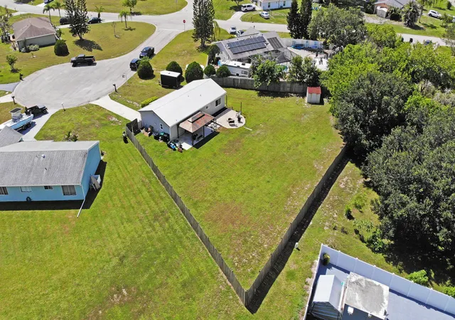 Photo 3 of Sale Pending at 3312 SW Ensley Ct, Port Saint Lucie, FL 34953 | MLS# B26059848 | Listing updated on 2026-09-28