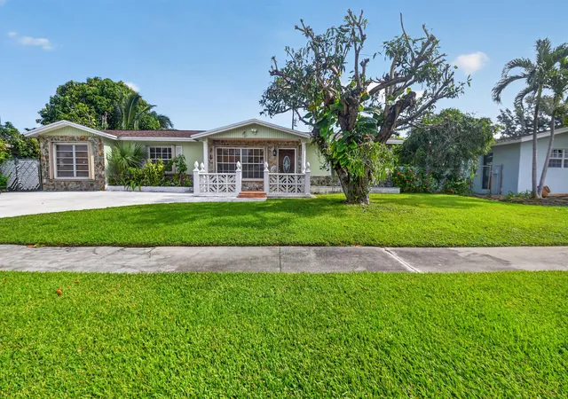 1st image of 1826 16th Ave N, Lake Worth Beach, FL 33460 | MLS# B26059888