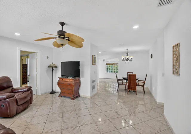 4th image of 1826 16Th Ave N, Lake Worth Beach, FL 33460 | MLS# B26059888