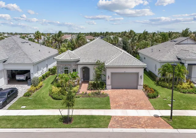 Photo 2 of Single family home for sale at 10799 Stellar Cir, Palm Beach Gardens, FL 33412 | MLS# B26059942 | Listing updated on 2026-10-09