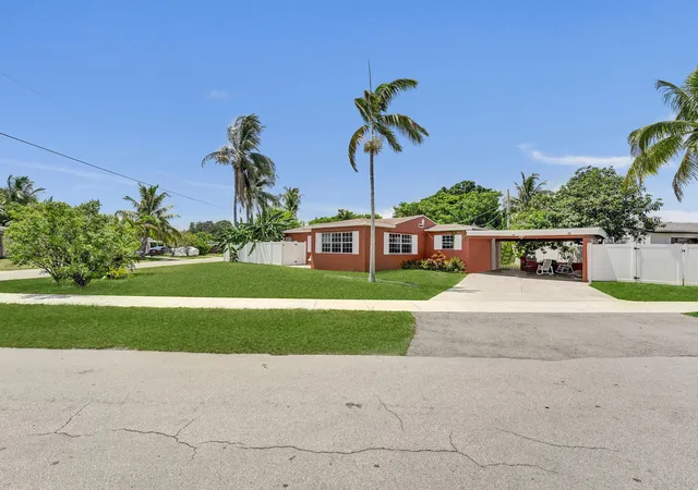 Photo 1 of Single family home for sale at 1302 S 23rd Avenue, Hollywood, FL 33020 | MLS# B26060013 | Listing updated on 2026-09-23
