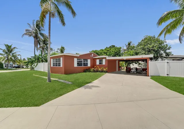 Photo 2 of Single family home for sale at 1302 S 23rd Avenue, Hollywood, FL 33020 | MLS# B26060013 | Listing updated on 2026-09-23