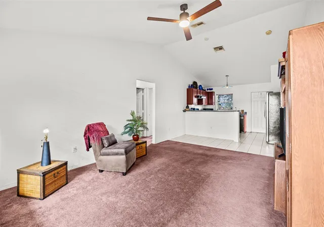 Photo 4 of Single family home for sale at 913 SE Forrest Park Dr, Stuart, FL 34994 | MLS# B26060024 | Listing updated on 2026-09-24
