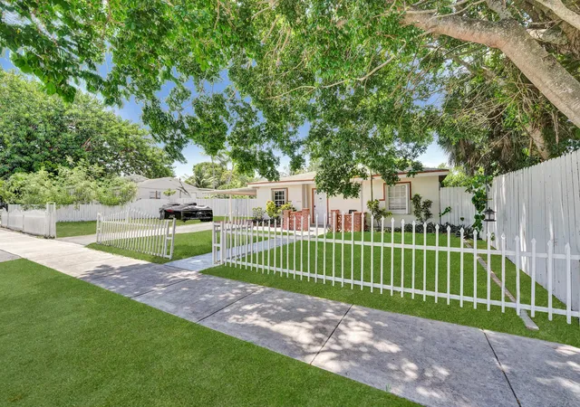 Photo 2 of Single family home for sale at 2442 Funston St, Hollywood, FL 33020 | MLS# B26060049 | Listing updated on 2026-09-23