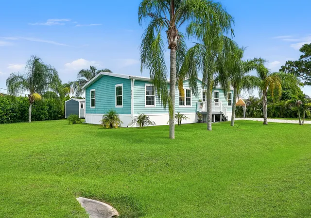 Photo 2 of Manufactured home for sale at 4675 Se Cir Way, Stuart, FL 34997 | MLS# B26060070 | Listing updated on 2026-09-29