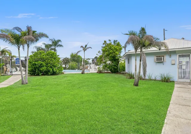 Photo 32 of Manufactured home for sale at 4675 SE Cir Way, Stuart, FL 34997 | MLS# B26060070 | Listing updated on 2026-09-29