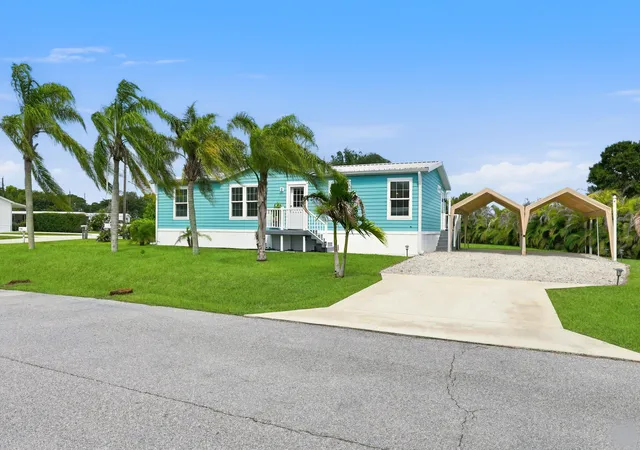 Photo 3 of Manufactured home for sale at 4675 Se Cir Way, Stuart, FL 34997 | MLS# B26060070 | Listing updated on 2026-09-29