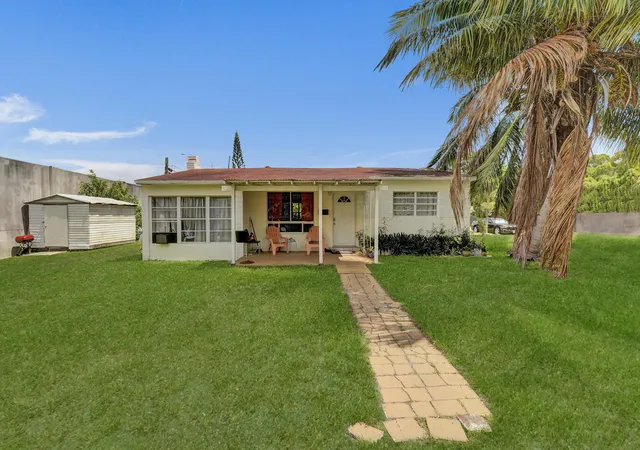 Photo 2 of Single family home for sale at 2901 Fletcher St, Hollywood, FL 33020 | MLS# B26060090 | Listing updated on 2026-09-23