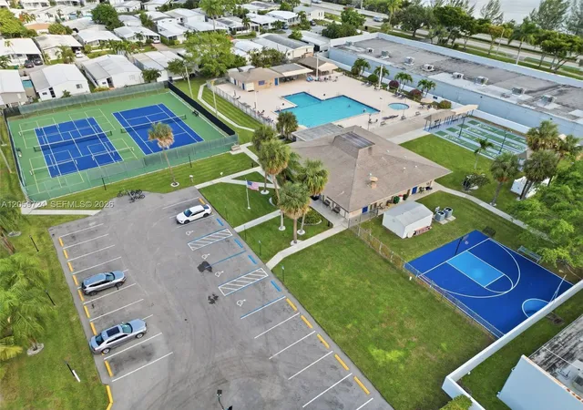 43rd image of 5220 Sw 29th Ter, Fort Lauderdale, FL 33312 | MLS# A12059724