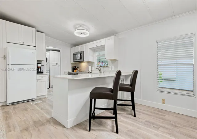 4th image of 5220 Sw 29Th Ter, Fort Lauderdale, FL 33312 | MLS# A12059724