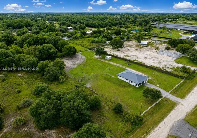 5th image of 525 N Granja St, Clewiston, FL 33440 | MLS# A12048679