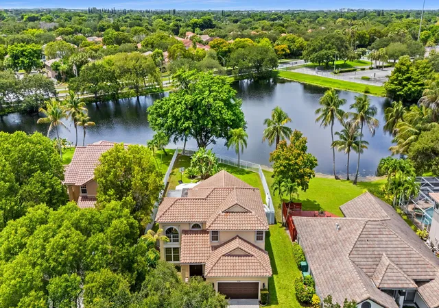 Photo 1 of Single family home for sale at 10740 London St, Hollywood, FL 33026 | MLS# B26060069 | Listing updated on 2026-10-07