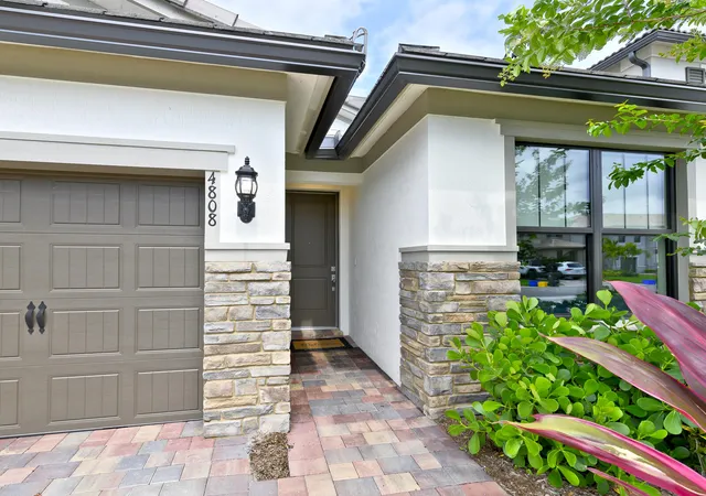 Photo 3 of Single family home for sale at 4808 Chantilly Rd, Lake Worth, FL 33467 | MLS# B26060227 | Listing updated on 2026-09-30