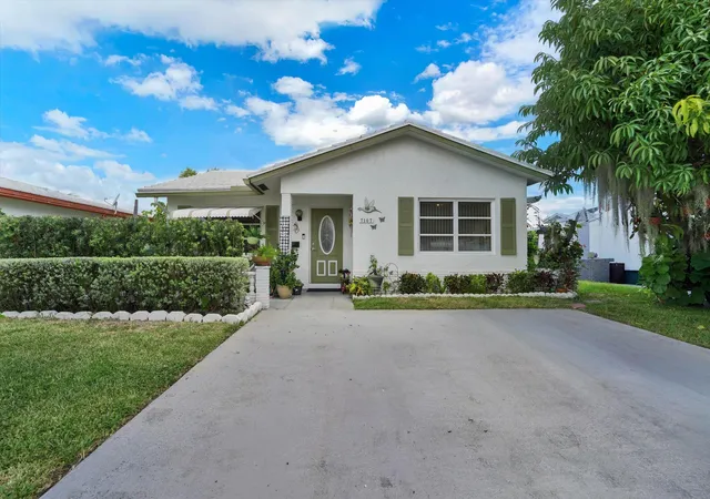 Photo 1 of Single family home for sale at 7107 Nw 73rd Street, Tamarac, FL 33321 | MLS# B26060228 | Listing updated on 2026-09-23