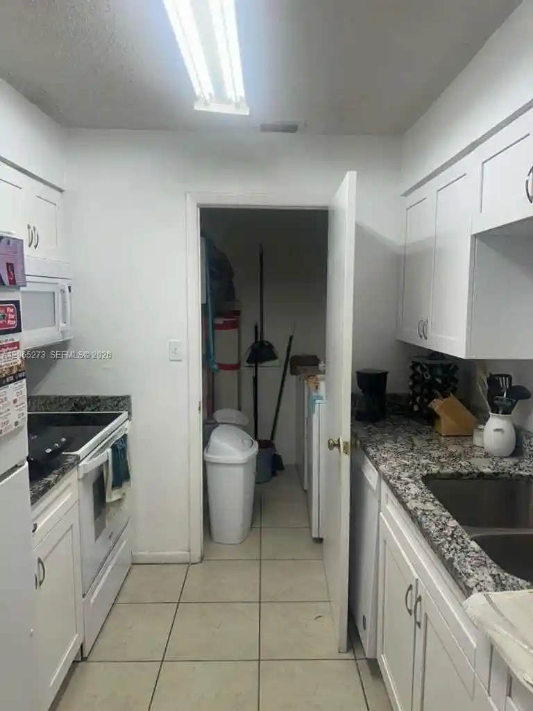 Listing Photo 1 - Condo for sale in 13287 Arbor Pointe Cir located at 13287 Arbor Pointe Cir, Tampa, FL 33617 - Unit #304