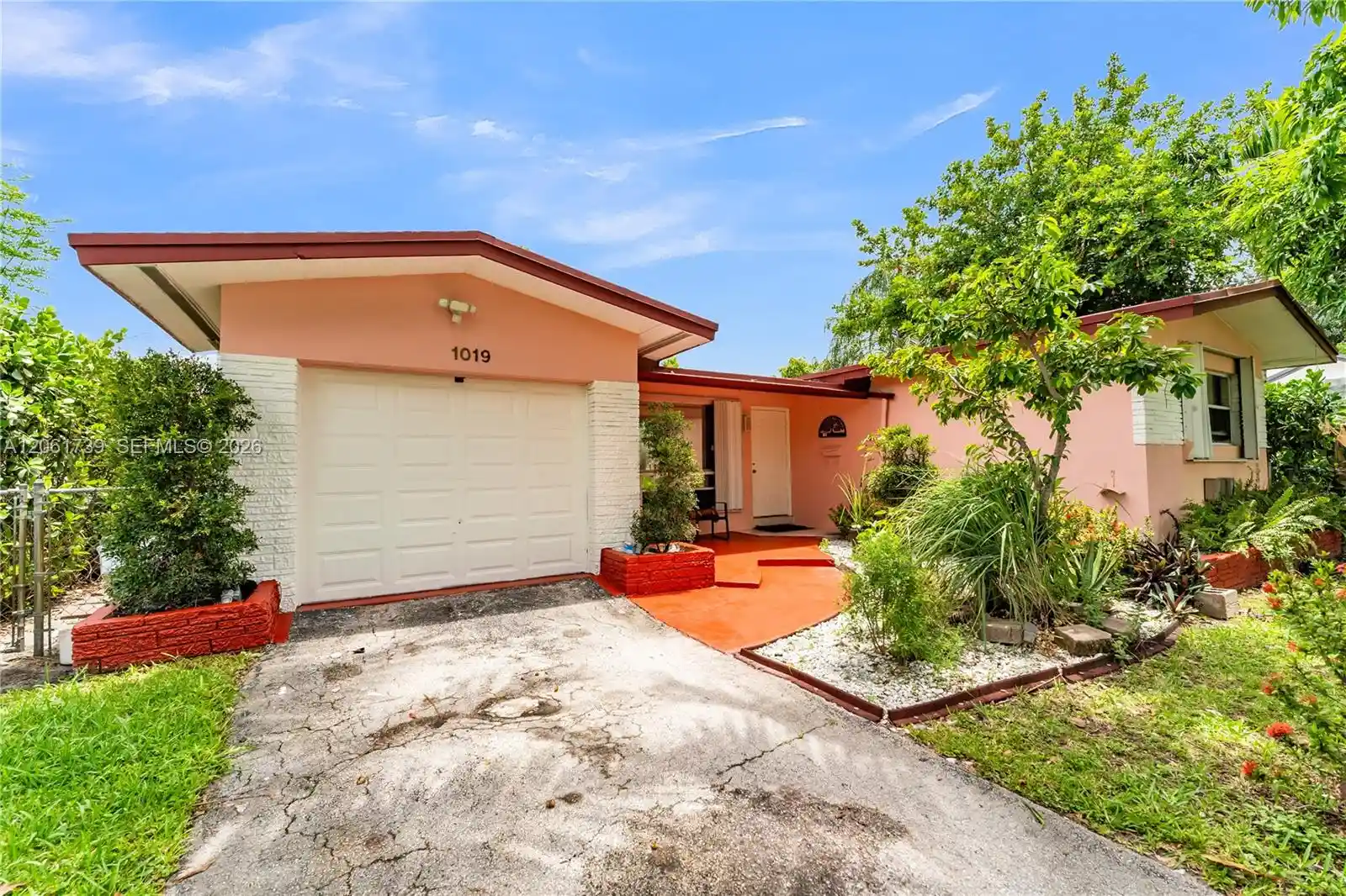 Photo 1 of Sale Pending at 1019 S 29th Avenue, Hollywood, FL 33020 | MLS# A12061739 | Listing updated on 2026-10-30