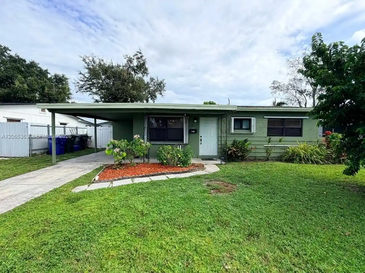 Single family home for sale at 6831 Farragut St, Hollywood, FL 33024 | MLS# A12065363