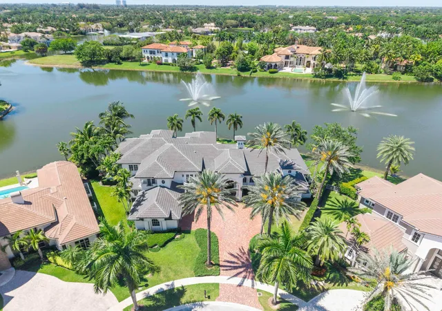 Photo 2 of Mansion for sale at 366 Sweet Bay Ave, Plantation, FL 33324 | MLS# B26060447 | Listing updated on 2026-09-23