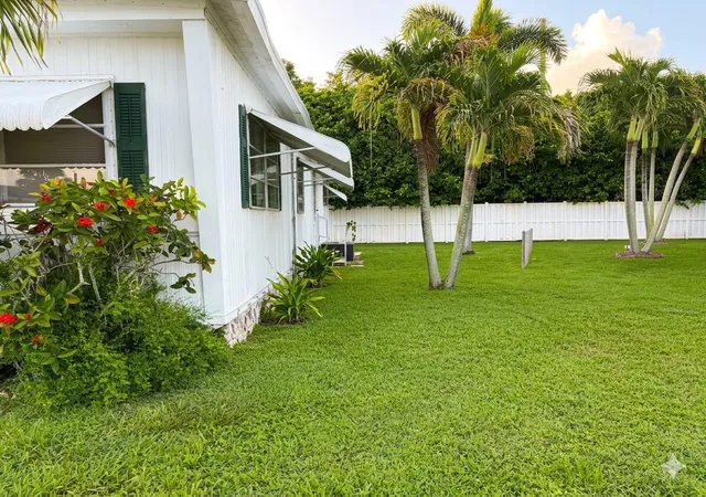 Photo 2 of Manufactured home for sale at 4084 Bougainvillea Rd W, Boynton Beach, FL 33436 | MLS# B26060467 | Listing updated on 2026-09-23