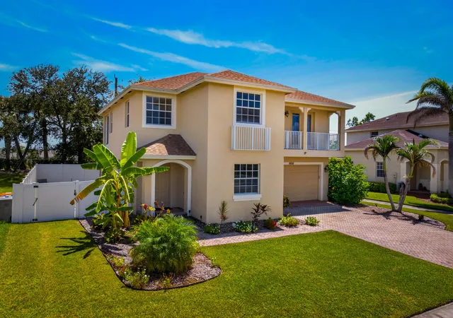 Photo 2 of Single family home for sale at 9895 E Verona Cir, Vero Beach, FL 32966 | MLS# B26060584 | Listing updated on 2026-09-23