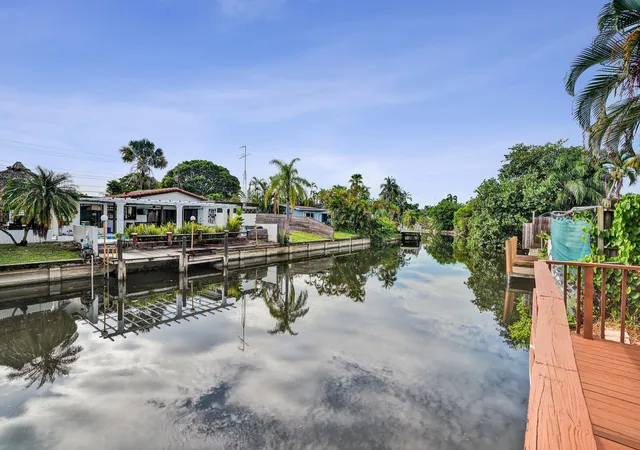 Photo 3 of Single family home for sale at 3672 Nw 18th Avenue, Oakland Park, FL 33309 | MLS# B26060753 | Listing updated on 2026-10-05