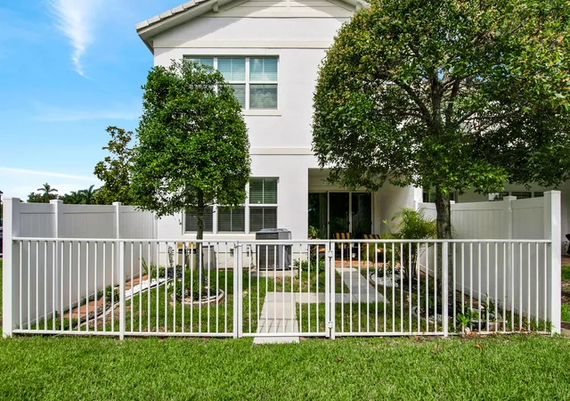 Photo 4 of Townhouse for sale at 50 Palm Ln, Royal Palm Beach, FL 33411 | MLS# B26060762 | Listing updated on 2026-10-01