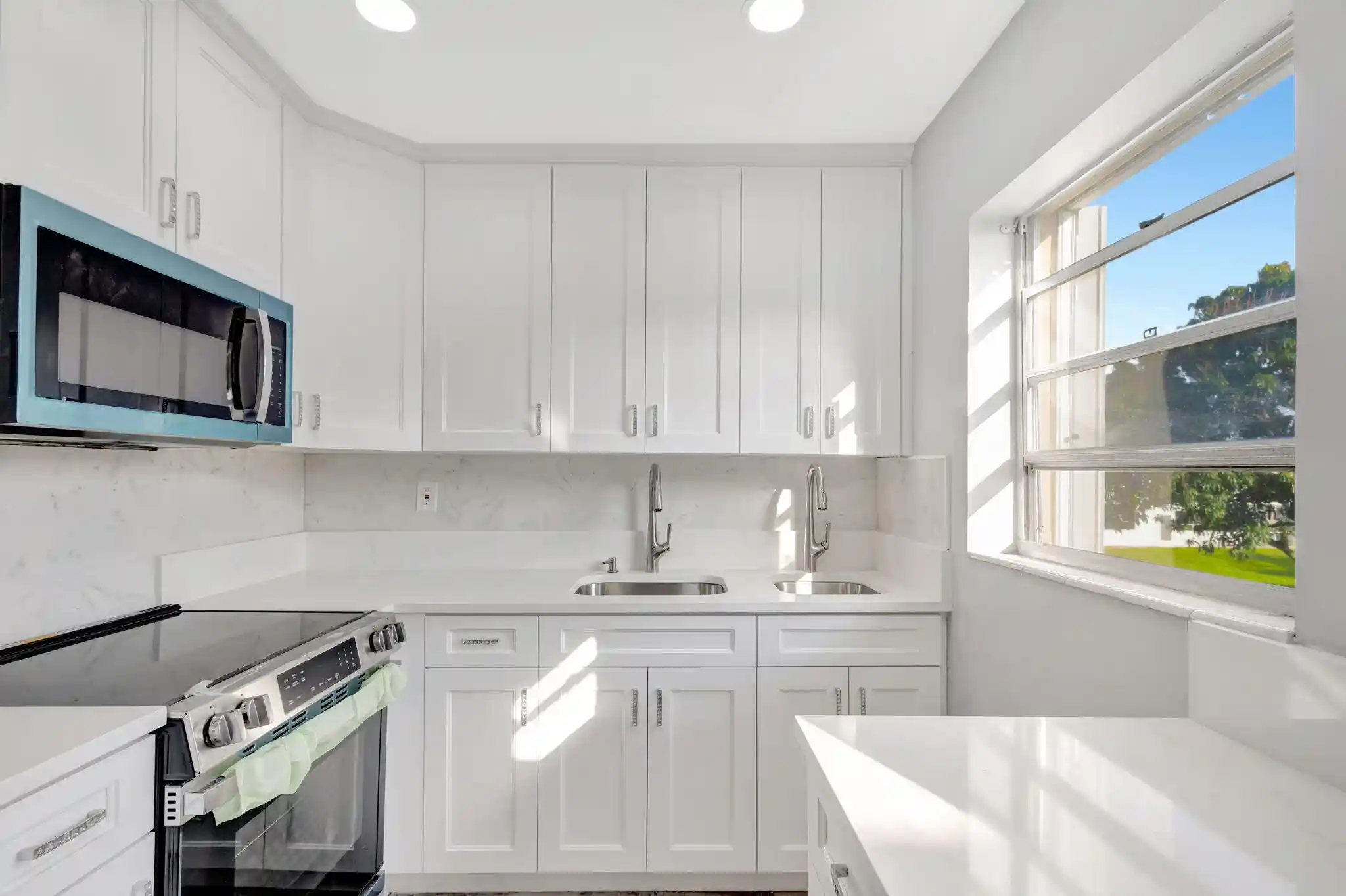 Photo 1 of Condo for sale at 121 Bedford E, West Palm Beach, FL 33417 | MLS# B26060831 | Listing updated on 2026-10-28