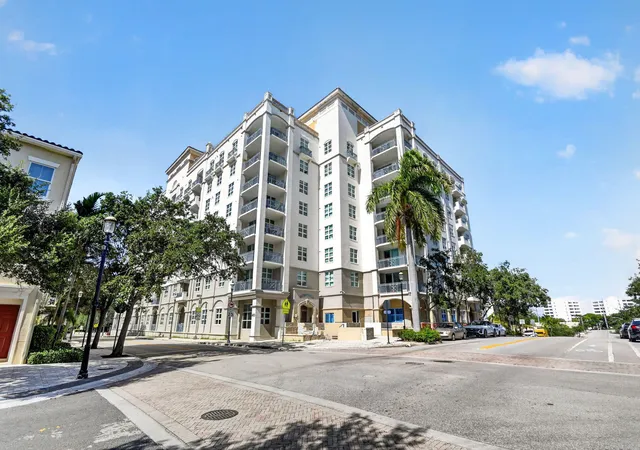 Photo 1 of Condo for sale at 403 S Sapodilla Ave #612, West Palm Beach, FL 33401 | MLS# B26060840 | Listing updated on 2026-10-09