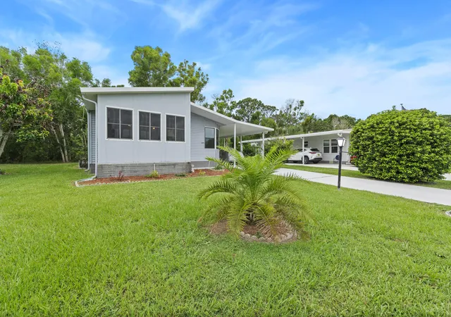 Photo 3 of Manufactured home for sale at 3179 Columbrina Cir, Port Saint Lucie, FL 34952 | MLS# B26060919 | Listing updated on 2026-09-23