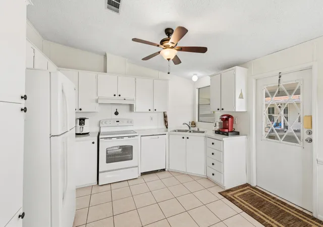 Photo 3 of Manufactured home for sale at 3179 Columbrina Cir, Port Saint Lucie, FL 34952 | MLS# B26060919 | Listing updated on 2026-09-23