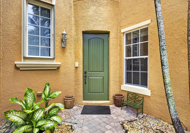 Photo 3 of Single family home for sale at 742 Cresta Cir, West Palm Beach, FL 33413 | MLS# B26061023 | Listing updated on 2026-10-02